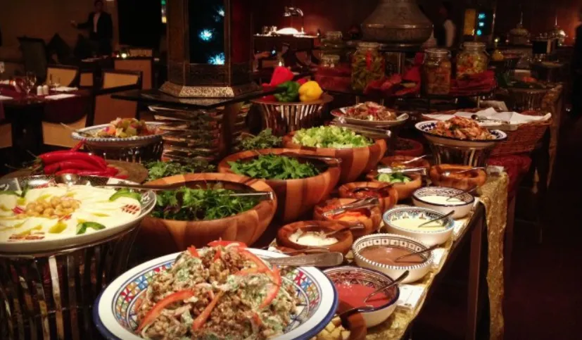 Dubai’s Finest Arabic Buffets for Food Enthusiasts